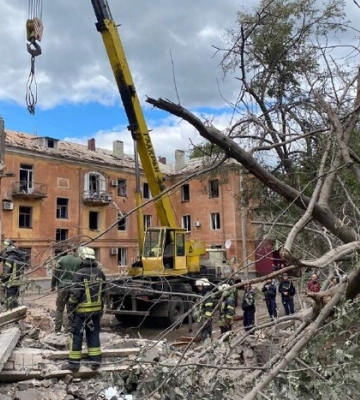 Росіяни вдарили ракетою по Запоріжжю, тривають бої на Луганщині – регіони