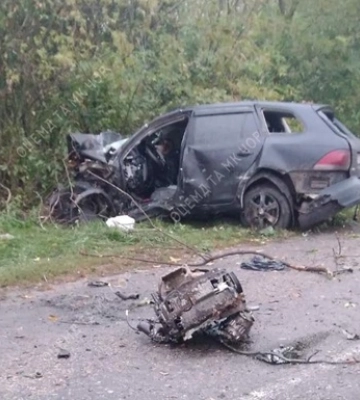 Під Черкасами авто розбилося, протаранивши блокпост