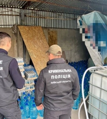 На Київщині викрито підпільне виробництво алкогольного фальсифіката 