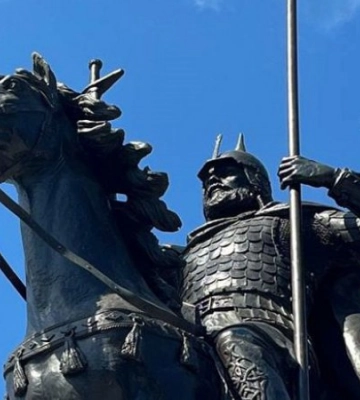 У Маріуполі загарбники встановлюють пам’ятник Олександру Невському