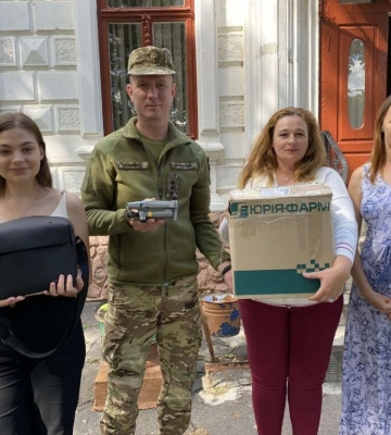 Болградські волонтери передали захисникам України дрон, придбаний за благодійні кошти