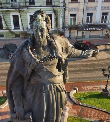В Одессе снова разрисовали памятник императрице Екатерине II, активиста задержали