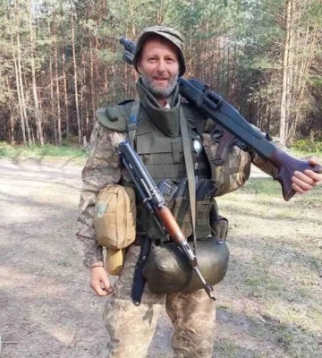 &quot;Защищал нашу свободу и независимость&quot;. На фронте погиб заслуженный артист Украины Александр Шаповал