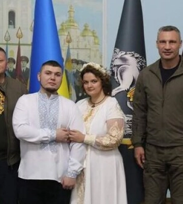 Залужний зареєстрував шлюб офіцера ЗСУ Воротила: Кличко був свідком одруження. ФОТО