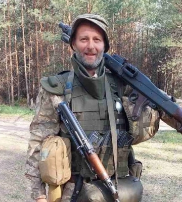 «Теперь его танец стал вечным»: в бою на Донбассе погиб известный артист Александр Шаповал 