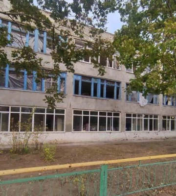 Оккупанты в Мариуполе &quot;добивают&quot; украинское образование: книги уничтожают, детей перевели на паек