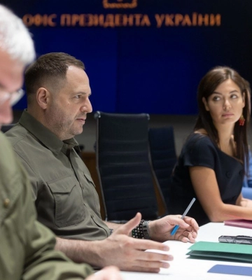У Зеленского презентовали рекомендации относительно гарантий безопасности для Украины