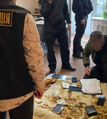 22-річного тернополянина впіймали на шахрайстві з працевлаштуванням заробітчан