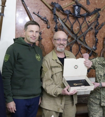 До Києва приїхав міністр оборони Естонії - &quot;привіз&quot; сучасний мобільний госпіталь 