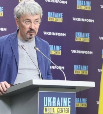 На деокуповану Харківщину треба невідкладно повернути українське мовлення і друковані ЗМІ - Ткаченко