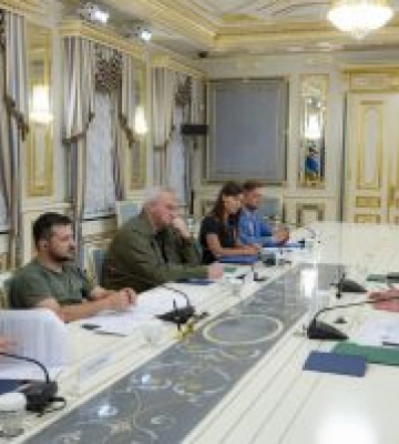 Главі держави презентували пакет рекомендацій щодо безпекових гарантій для України, який підготувала група Єрмака-Расмуссена
