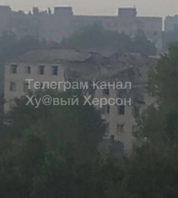 ЗСУ влучили у військову частину рашистів в окупованому Херсоні, - телеграм-канали. ФОТО