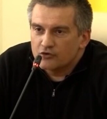 В Крыму угрожают чистками украинских патриотов: аксенов брызгает слюной из-за песни на свадьбе