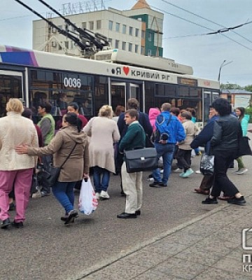 Городской троллейбус в Кривом Роге за пол года понес убытки на миллионы гривен