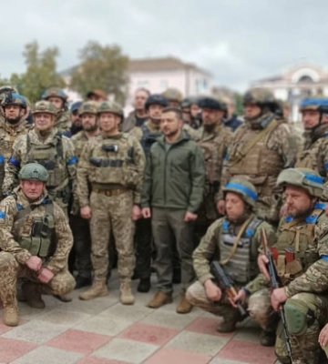 Зеленский приехал в освобожденный от россиян Изюм