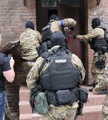 Під прикриттям благодійного фонду члени злочинної організації привласнили зібрані для ЗСУ майже ₴9 млн.