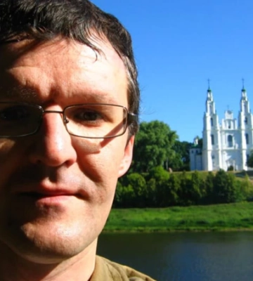 Білорусь: журналіста Івашина засудили до 13 років колонії за «держзраду»