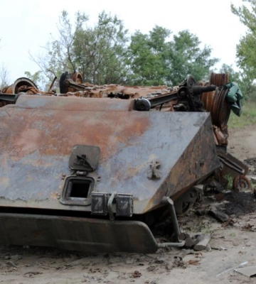 Водій намагався втекти від прикордонників: на Волині авто врізалося в електроопору