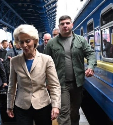 Президентка Єврокомісії прибула до Києва Президентка Єврокомісії прибула до Києва