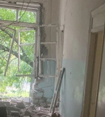 Росіяни обстрілюють міста Донеччини: пошкоджені будинки, лікарні, шахта. У Бахмуті під завалами багатоповерхівки можуть бути люди. ФОТОрепортаж