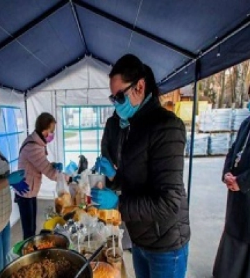 В УПЦ помогают переселенцам, ВСУ, больным и всем нуждающимся
