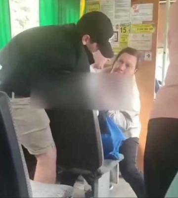 В Одесі пасажири маршрутки затримали ймовірну шпигунку РФ — відео