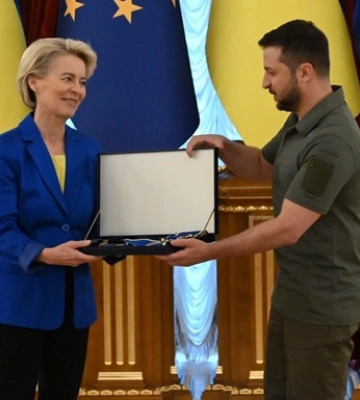 Зеленський нагородив главу Єврокомісії орденом