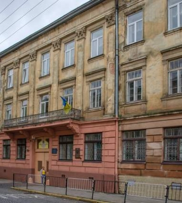 Зі шкіл Львова евакуйовують учнів через повідомлення про замінування