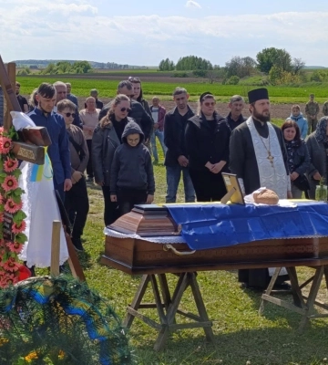 На Волині попрощалися з військовим Володимиром Ксенофонтовим