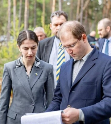 Руслан Стрілець провів зустріч з Міністеркою екології та кліматичної політики Швеції Роміною Пурмохтарі під час її візиту до&amp;hellip;