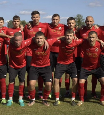 Скандал на Волині: вболівальник під час матчу побив футболіста