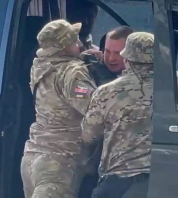 &quot;Втік під час проходження медогляду&quot; - в ТЦК пояснили, за що &quot;пакували&quot; у бус чоловіка в Одесі