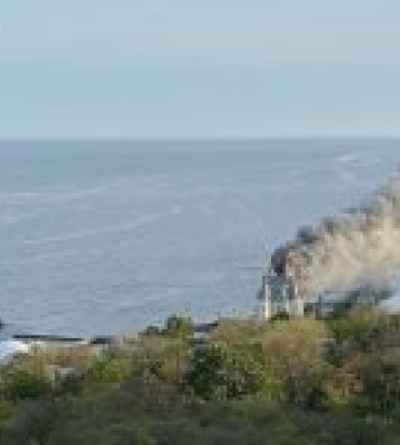 В Одесі росіяни сьогодні обстріляли палац студентів юридичної академії. Відео