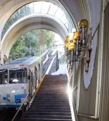 Убийство подростка в фуникулере Киева: появились кадры преступления