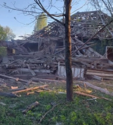 Росіяни атакували двома КАБами село на Сумщині, зруйновано школу. ФОТОрепортаж