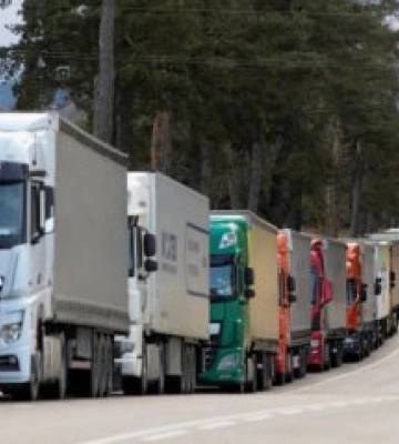 Співробітники ТЦК знімають з рейсів водіїв фур: є випадки на Закарпатті – ЗМІ (ВІДЕО)