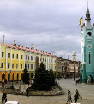 Мукачево відзначило Міжнародний день танцю благодійним концертом, зібравши майже 30 тисяч гривень на ЗСУ