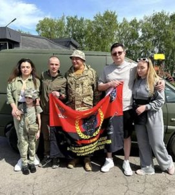 Полтавські волонтери передали захисникам авто: потрібно дозакрити збір