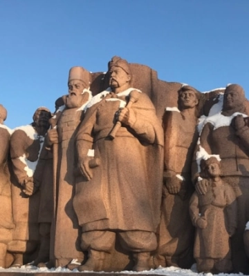 У Києві почали демонтаж монументу на честь Переяславської ради біля колишньої «Арки дружби народів»