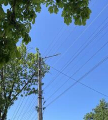 Комунальники Полтави розпочали встановлювати нові LED-ліхтарі