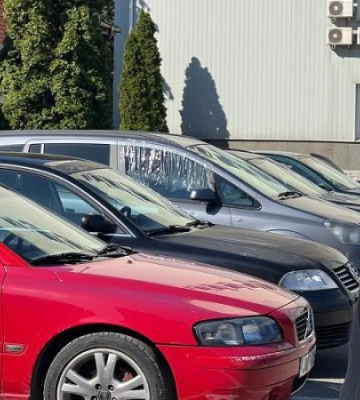 На Київщині припинено спробу незаконного продажу автомобілів, ввезених як гуманітарна допомога для військових