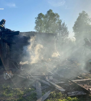 У селі в Рівненському районі згоріла господарська будівля