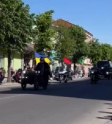 Скорботний кінець квітня: на Волині попрощались із Героєм Сергієм Омельчуком