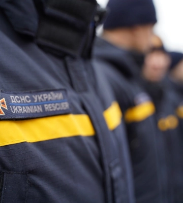 Овруцькі рятувальники допомогли медикам транспортувати пацієнта до лікарні
