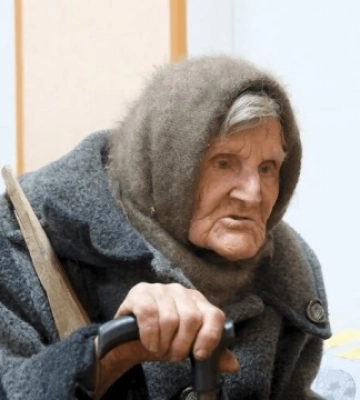 98-річна мешканка Донецької області пройшла 10 км, щоб не потрапити в окупацію — історія порятунку (ВІДЕО)