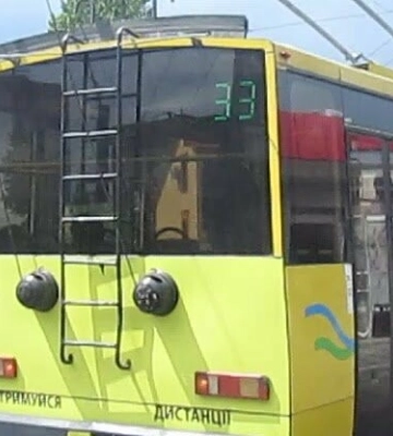 У Львові збільшать кількість транспорту до кладовищ