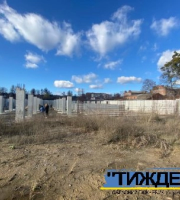 До кола підозрюваних у дерибані коштів на будівництві басейну у Тростянці потрапив підприємець