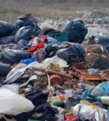 На Роздільнянщині ліквідували стихійне сміттєзвалище