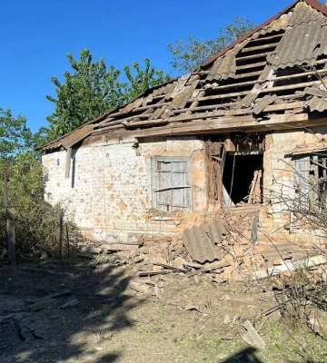 Пошкоджені три кафе, магазин, декілька ліній електропередач: окупанти випустили майже два десятки снарядів по Нікопольщині