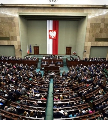 Польща хоче на рівні ЄС вирішити питання дозволу на проживання українським чоловікам